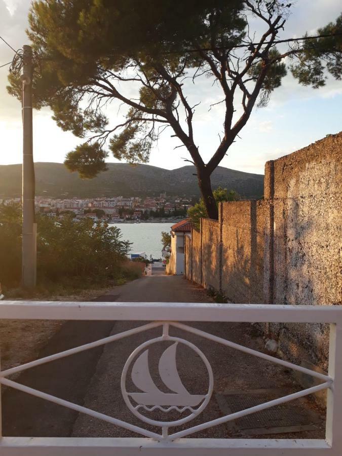 Apartment Dinka Trogir Eksteriør billede