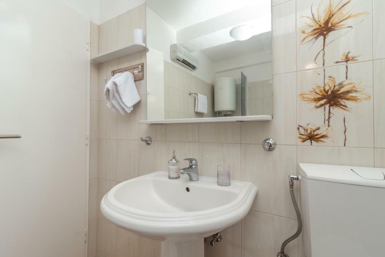 Apartment Dinka Trogir Eksteriør billede