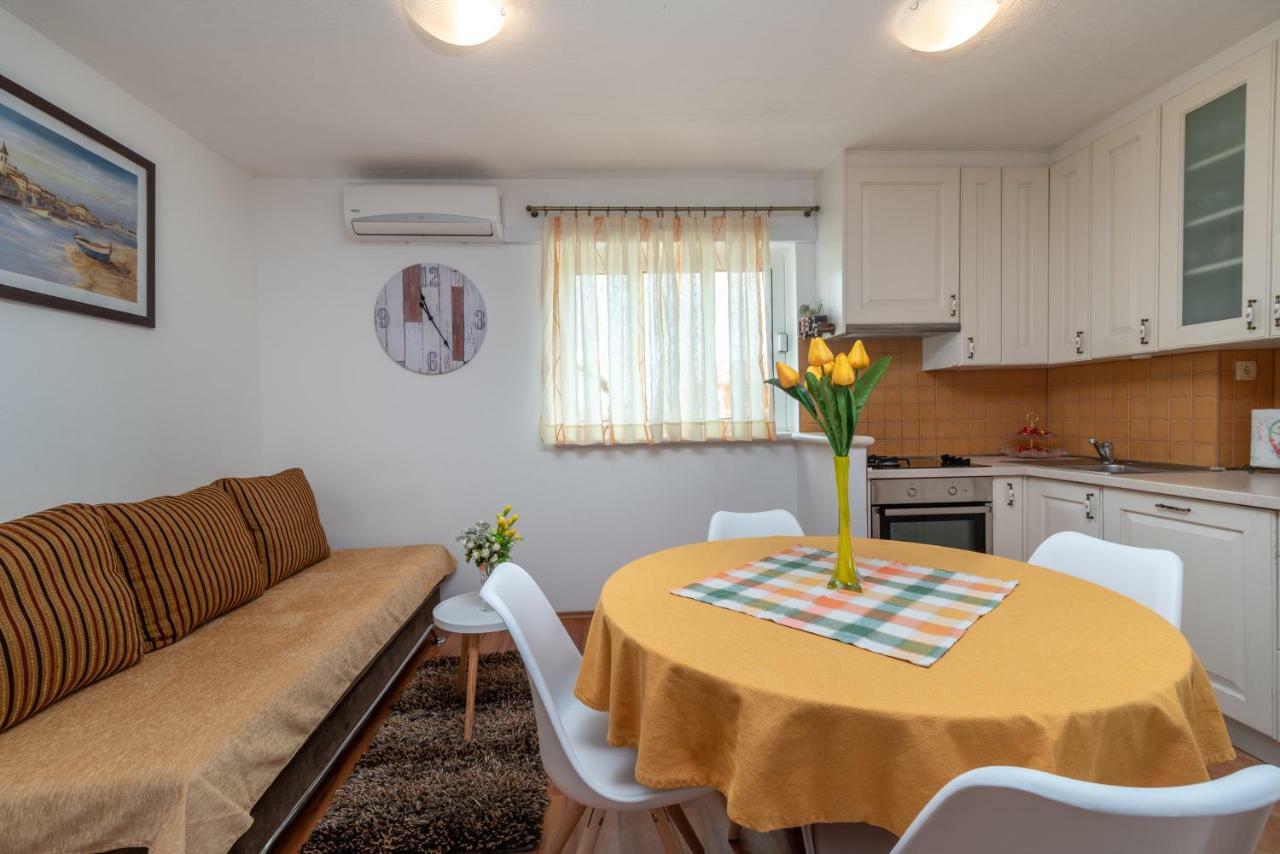 Apartment Dinka Trogir Eksteriør billede