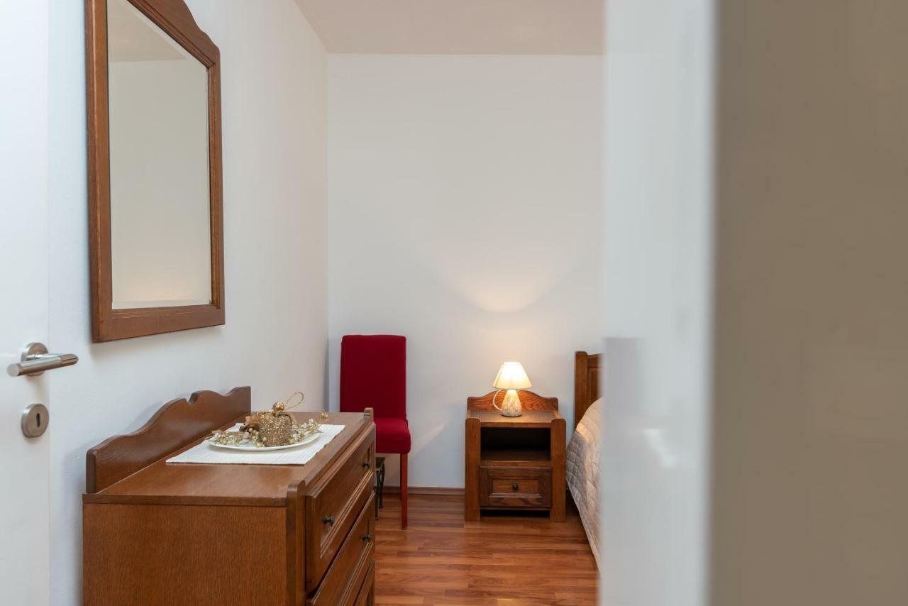 Apartment Dinka Trogir Eksteriør billede