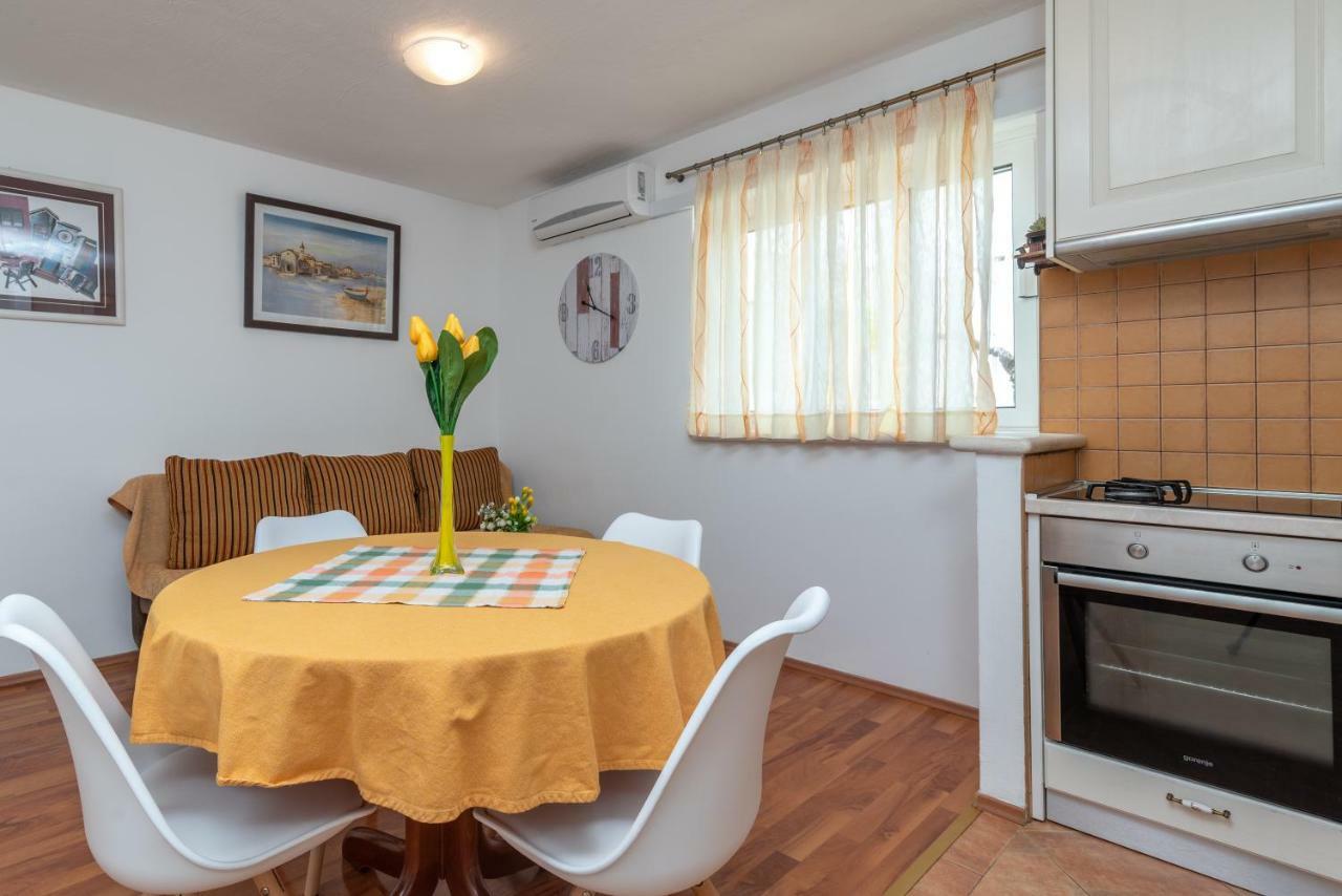 Apartment Dinka Trogir Eksteriør billede