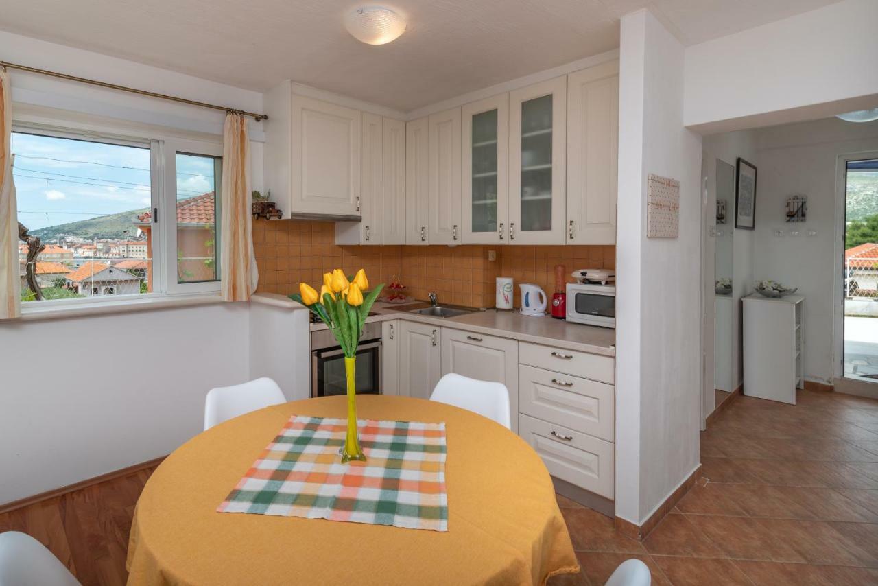 Apartment Dinka Trogir Eksteriør billede